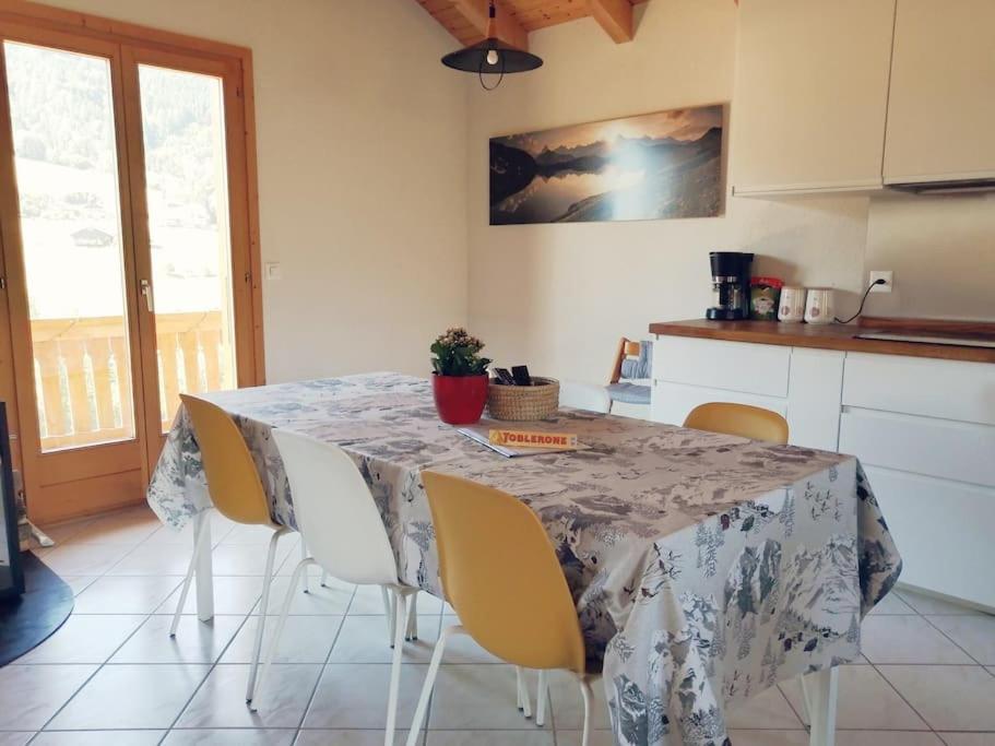 Confortable Chalet Avec Magnifique Vue En Gruyere. Шарме Экстерьер фото